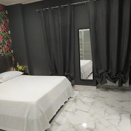 Linda's Roma